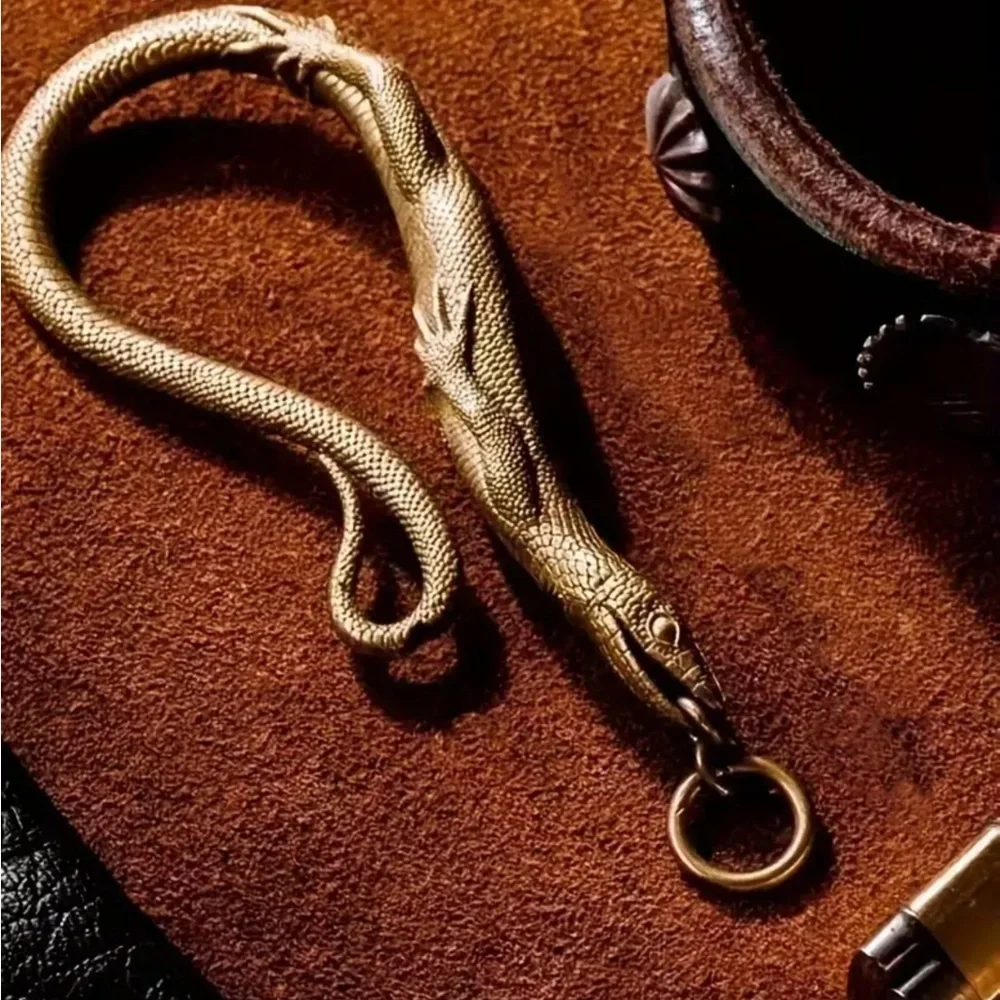 Brass lizard